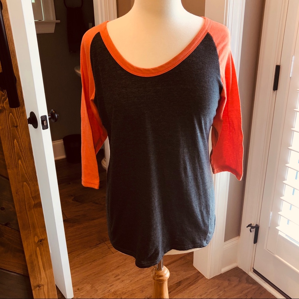 Charcoal and orange reglan tee